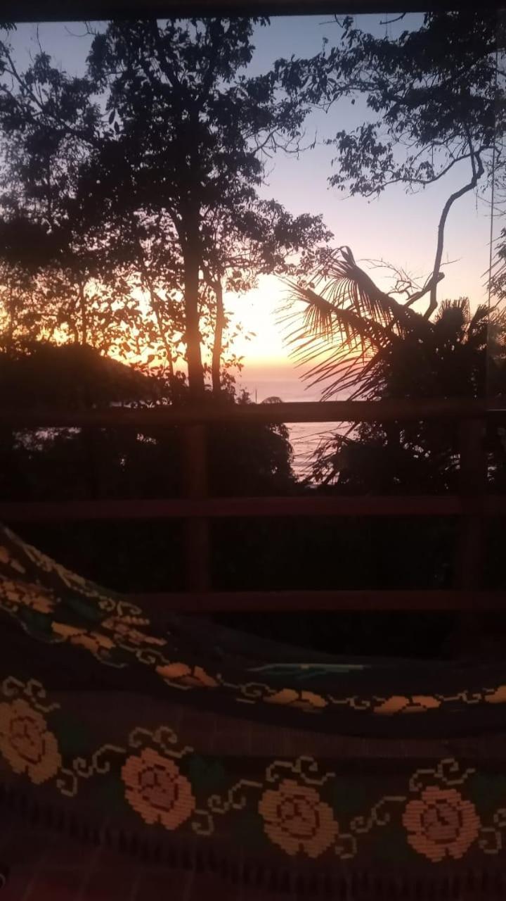 Altar Da Vermelha 180° De Vista O Mar *